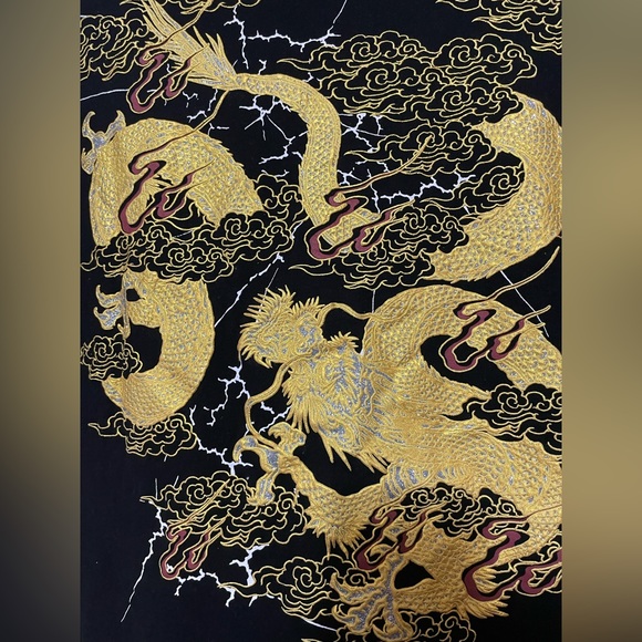 GOLDEN DRAGON Tee - Picture 4 of 5
